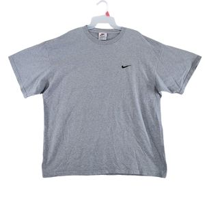 Nike Men's Short Sleeve T-Shirt in Gray with Black Swoosh